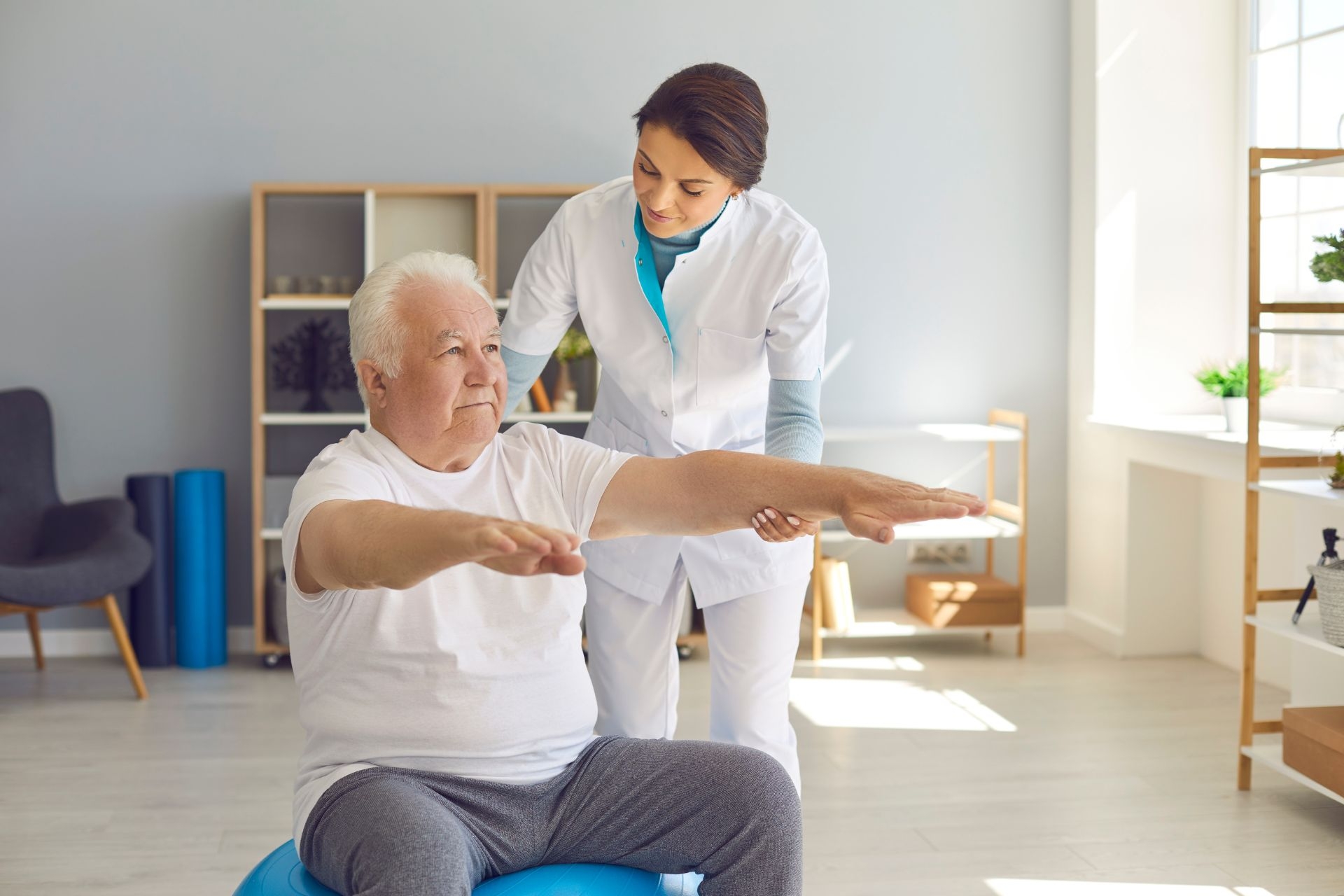 How can functional training be incorporated into a workout routine for older adults?