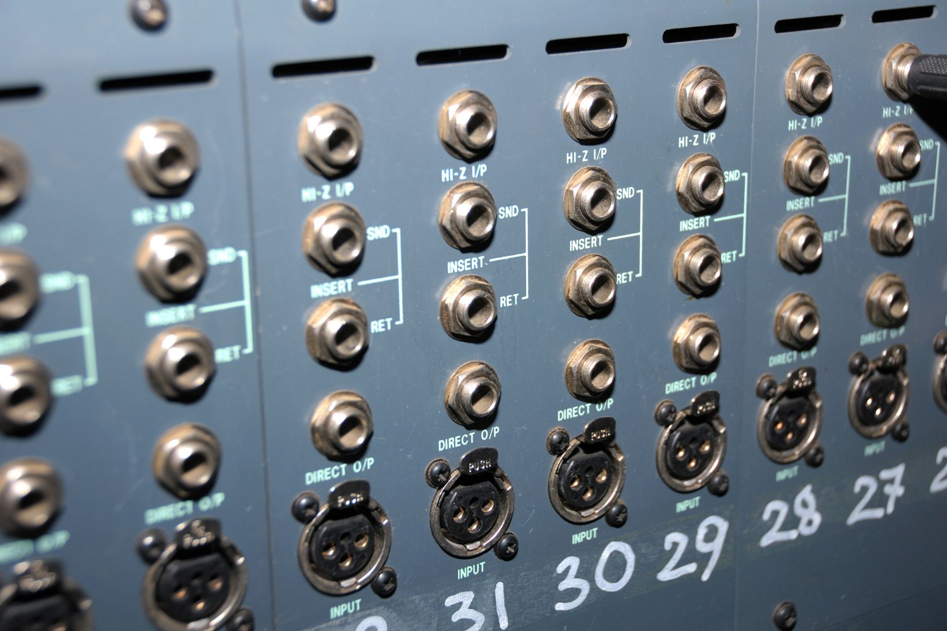 How do technicians and radiologists identify and correct image distortion caused by magnetic interference?